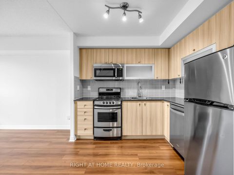 Photo 8 at 318 - 2015 Sheppard Avenue E, Henry Farm, Toronto