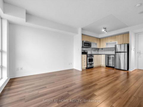 Photo 12 at 318 - 2015 Sheppard Avenue E, Henry Farm, Toronto