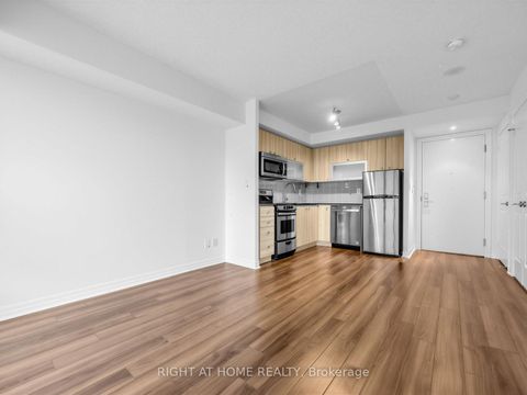 Photo 13 at 318 - 2015 Sheppard Avenue E, Henry Farm, Toronto