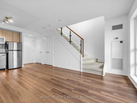 Photo 15 at 318 - 2015 Sheppard Avenue E, Henry Farm, Toronto