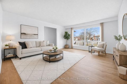 Photo 5 at 3205 Monica Drive, Malton, Mississauga