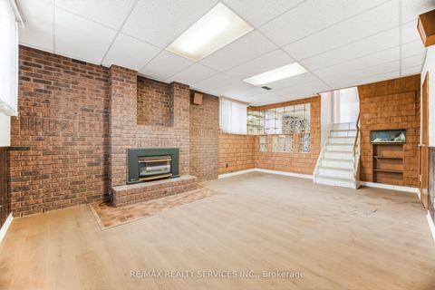 Photo 17 at 3205 Monica Drive, Malton, Mississauga