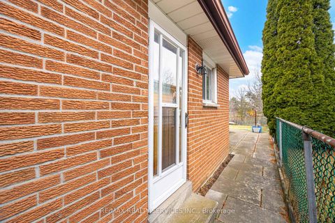 Photo 22 at 3205 Monica Drive, Malton, Mississauga