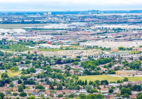 Photo 27 at 3205 Monica Drive, Malton, Mississauga