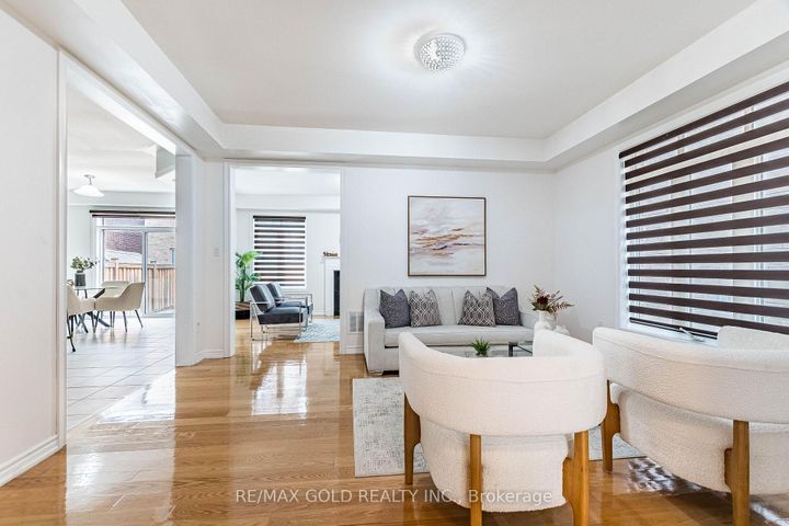 Photo 4 at 44 Roulette Crescent, Northwest Brampton, Brampton