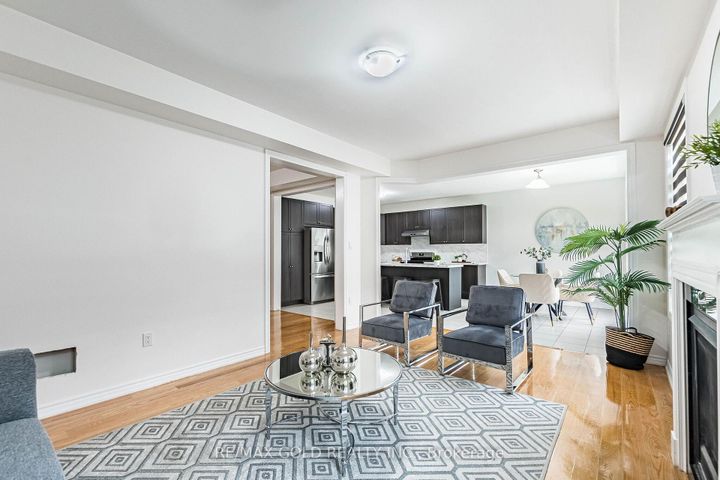 Photo 10 at 44 Roulette Crescent, Northwest Brampton, Brampton