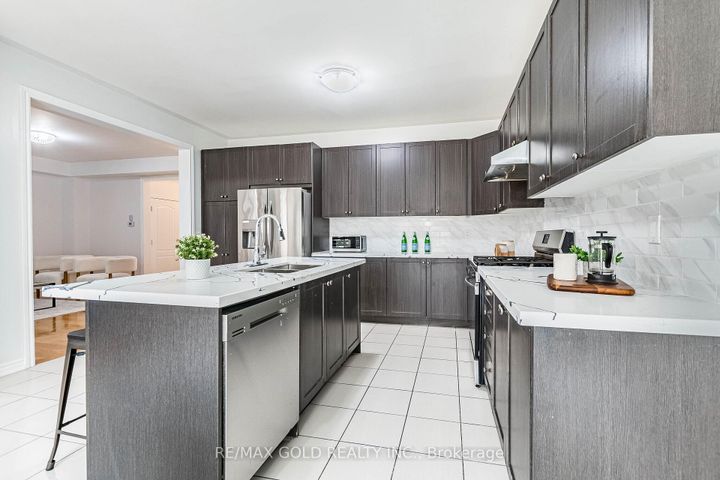 Photo 12 at 44 Roulette Crescent, Northwest Brampton, Brampton