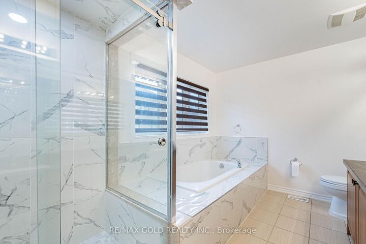 Photo 24 at 44 Roulette Crescent, Northwest Brampton, Brampton