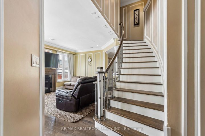 Photo 17 at 616 Fleetwood Drive, Eastdale, Oshawa