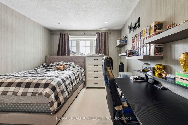 Photo 22 at 616 Fleetwood Drive, Eastdale, Oshawa