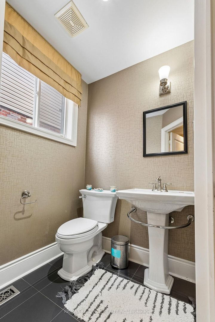 Photo 37 at 616 Fleetwood Drive, Eastdale, Oshawa