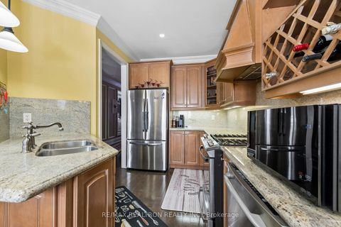 Photo 14 at 616 Fleetwood Drive, Eastdale, Oshawa