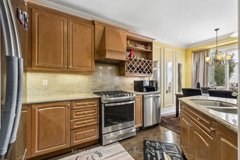 Photo 15 at 616 Fleetwood Drive, Eastdale, Oshawa