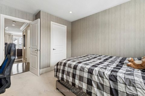 Photo 23 at 616 Fleetwood Drive, Eastdale, Oshawa