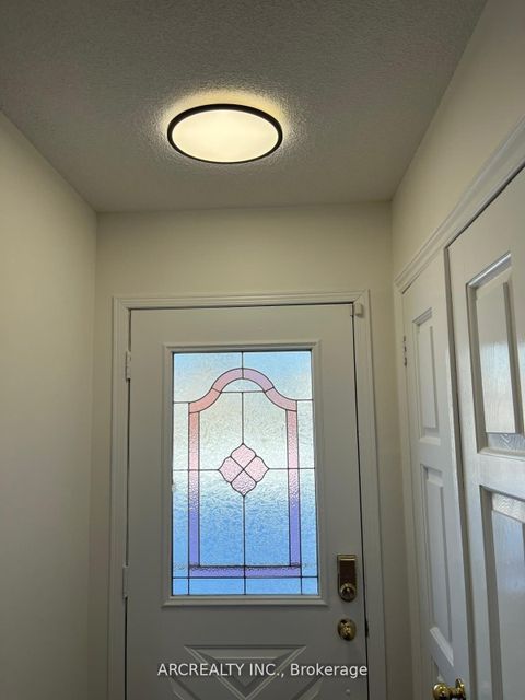 Photo 1 at 41 Canary Reed Court, Holly, Barrie