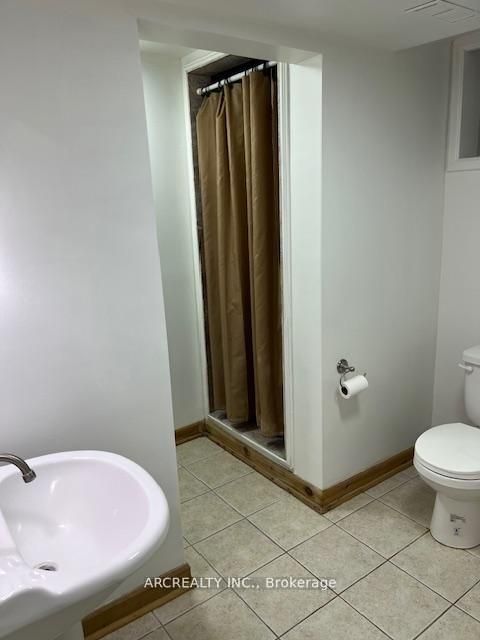 Photo 12 at 41 Canary Reed Court, Holly, Barrie