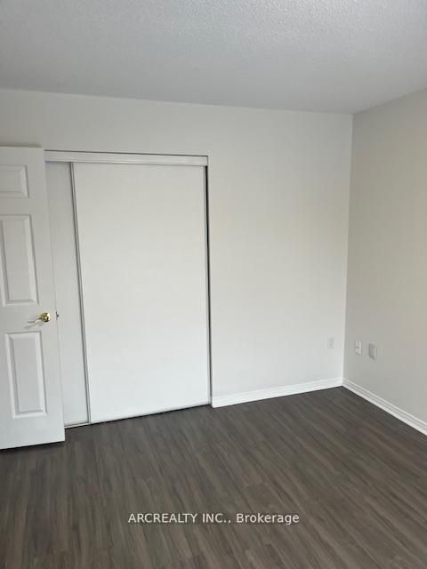 Photo 15 at 41 Canary Reed Court, Holly, Barrie