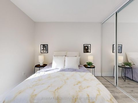 Photo 29 at 109 Poplar Crescent, Aurora Highlands, Aurora