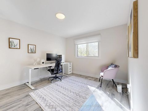 Photo 30 at 109 Poplar Crescent, Aurora Highlands, Aurora