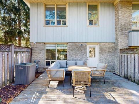 Photo 39 at 109 Poplar Crescent, Aurora Highlands, Aurora