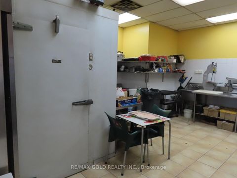 Photo 8 at 67 - 2300 Finch Avenue, Humber Summit, Toronto