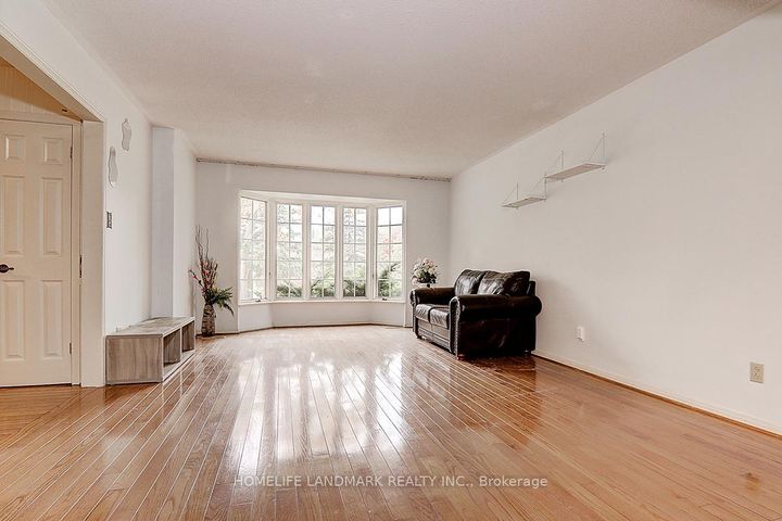 Photo 7 at 99 Burndean Court, Westbrook, Richmond Hill