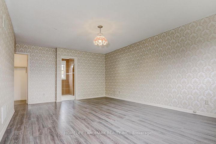 Photo 15 at 99 Burndean Court, Westbrook, Richmond Hill