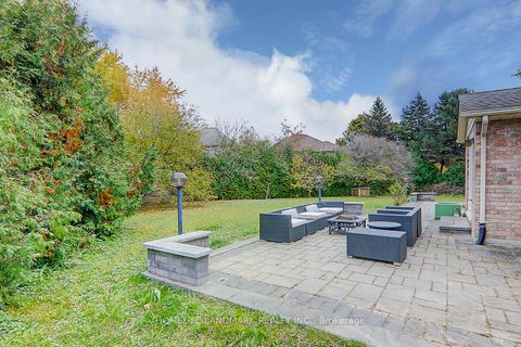 Photo 5 at 99 Burndean Court, Westbrook, Richmond Hill