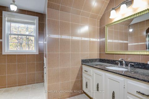 Photo 19 at 99 Burndean Court, Westbrook, Richmond Hill