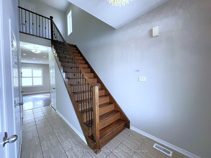 Photo 3 at 8 Loftsmoor Drive, Wellington, Brampton