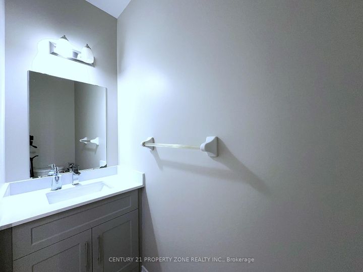 Photo 14 at 8 Loftsmoor Drive, Wellington, Brampton