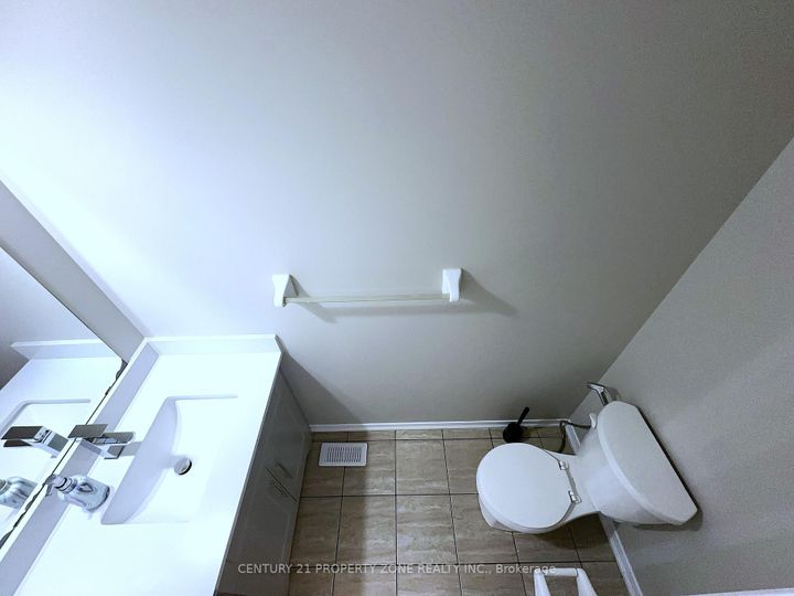 Photo 15 at 8 Loftsmoor Drive, Wellington, Brampton