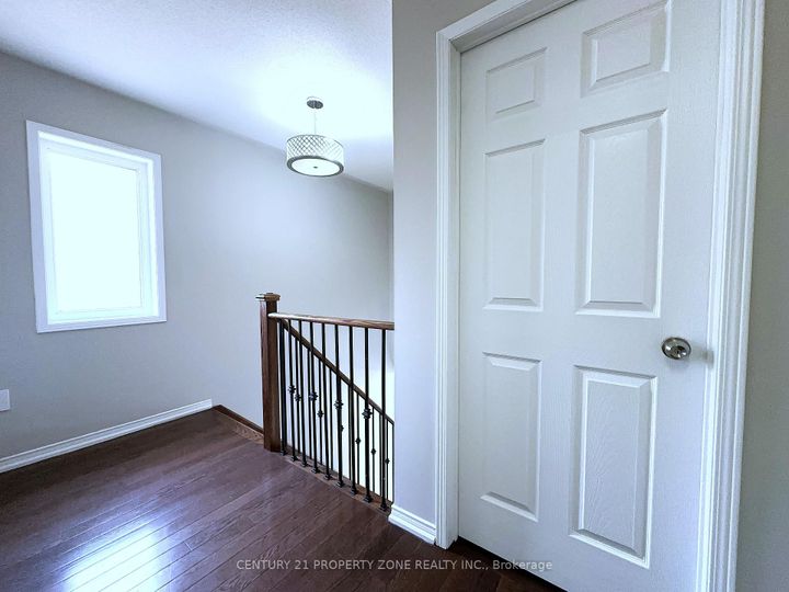 Photo 17 at 8 Loftsmoor Drive, Wellington, Brampton