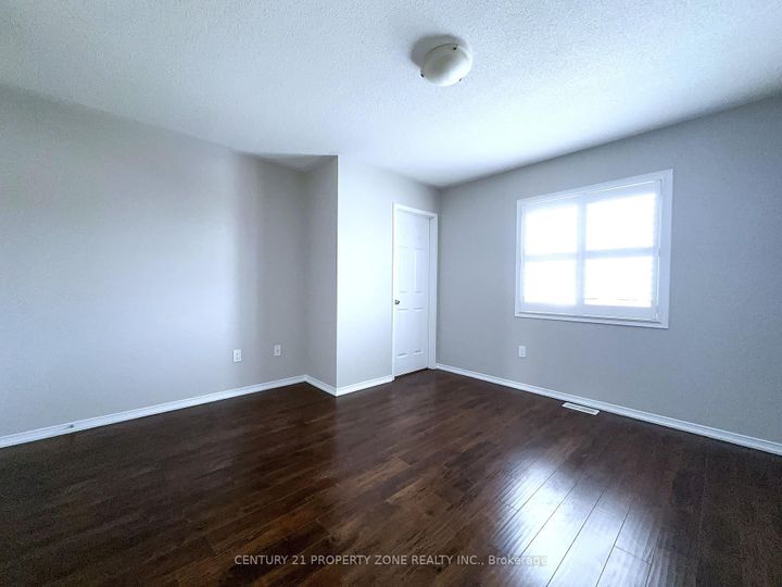 Photo 21 at 8 Loftsmoor Drive, Wellington, Brampton