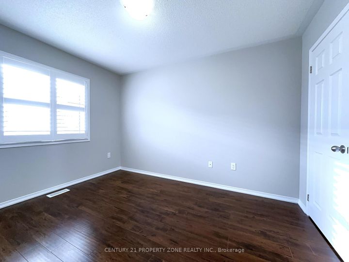 Photo 23 at 8 Loftsmoor Drive, Wellington, Brampton