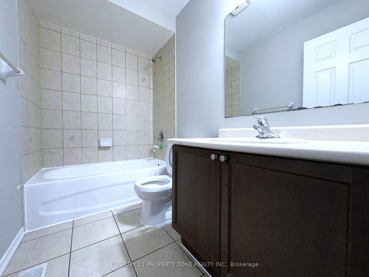 Photo 26 at 8 Loftsmoor Drive, Wellington, Brampton
