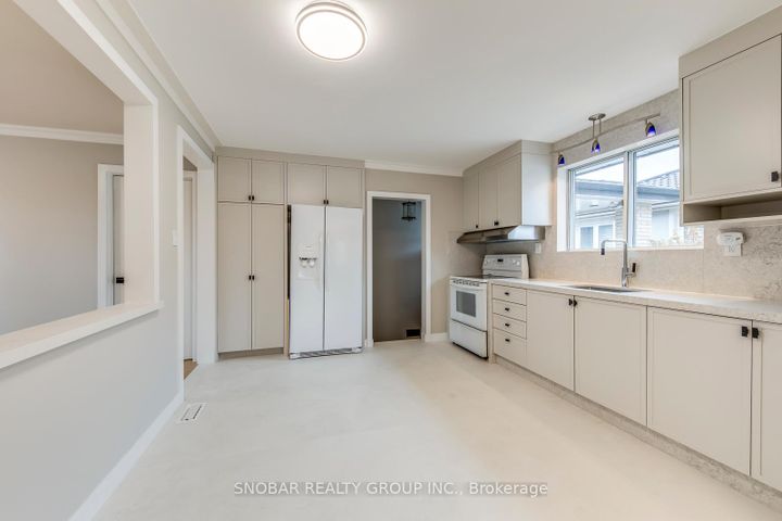 Photo 9 at 47 Bucksburn Road, Clairville, Toronto