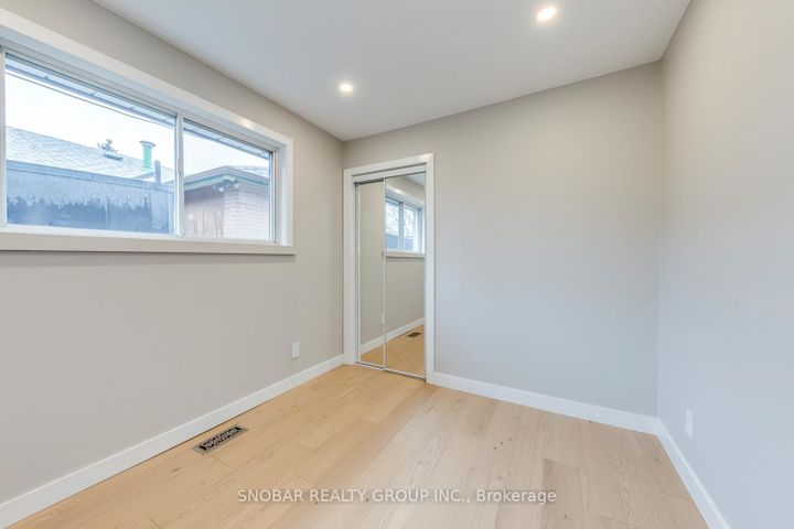 Photo 15 at 47 Bucksburn Road, Clairville, Toronto