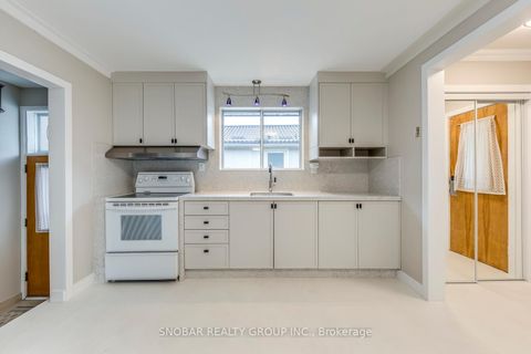 Photo 10 at 47 Bucksburn Road, Clairville, Toronto