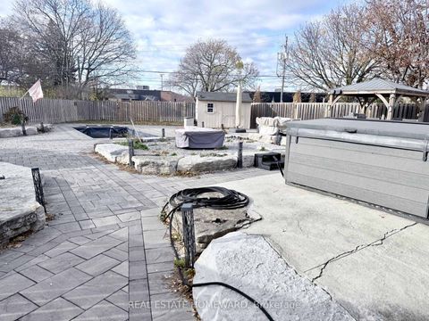 Photo 32 at 18 Wyndcliff Crescent, Victoria Village, Toronto