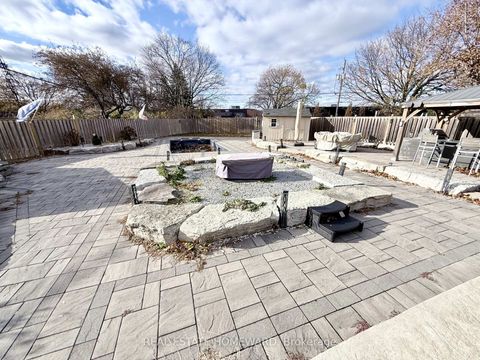 Photo 34 at 18 Wyndcliff Crescent, Victoria Village, Toronto