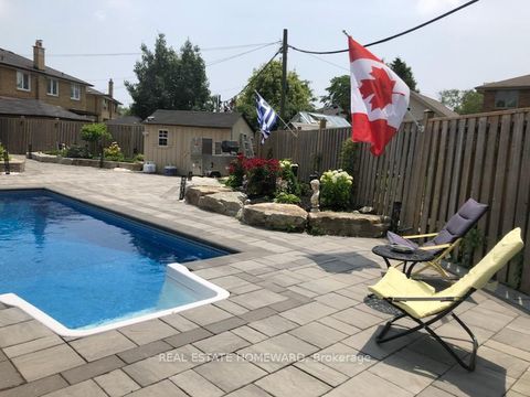 Photo 38 at 18 Wyndcliff Crescent, Victoria Village, Toronto