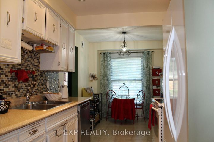 Photo 3 at 42 Lindridge Avenue, Westgate, Brampton