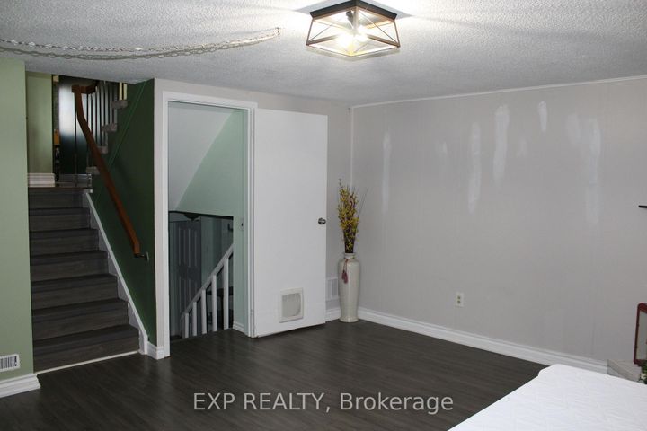 Photo 15 at 42 Lindridge Avenue, Westgate, Brampton