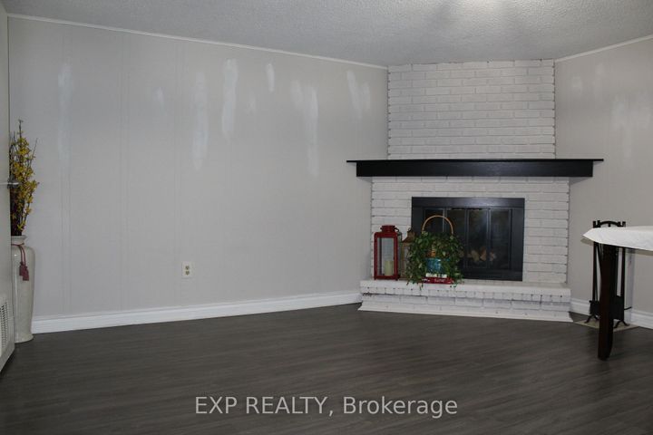 Photo 17 at 42 Lindridge Avenue, Westgate, Brampton