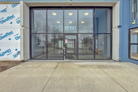 Photo 2 at 428 - 4645 Jane Street, Black Creek, Toronto