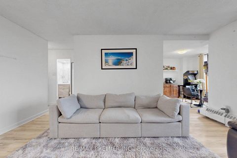 Photo 5 at 428 - 4645 Jane Street, Black Creek, Toronto