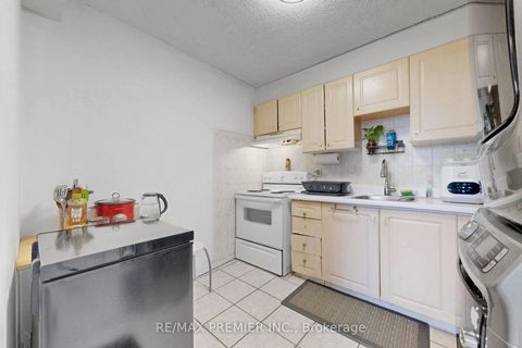 Photo 14 at 428 - 4645 Jane Street, Black Creek, Toronto