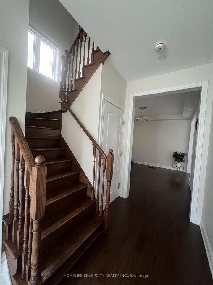 Photo 8 at 88 Roulette Crescent, Northwest Brampton, Brampton