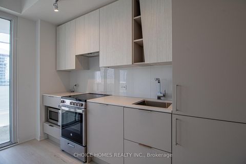 Photo 5 at 711 - 3900 Confederation Parkway, City Centre, Mississauga